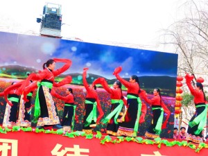 大年初一，我们去年外过个年