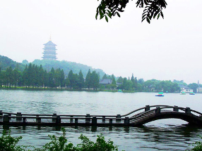 西湖两日游，在湖光山色里，慢煮江南的诗意