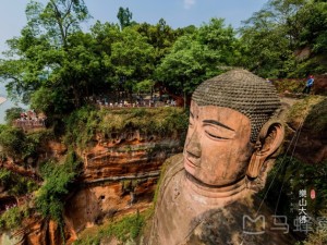成都出发，峨眉禅意与乐山大佛的山水朝圣