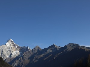 春节跟团游四姑娘山，在雪山之巅，赴一场暖冬年约