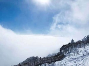西岭雪山花水湾，一半雪山云海，一半温泉暖阳