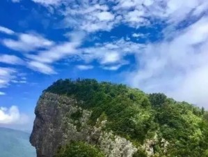 雨落贵州，湿漉漉的诗意与藏在云雾里的山水秘境