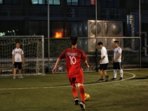 米兰体育，在亚平宁的绿茵场上，重塑体育精神的时尚与激情