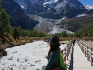 跟团游稻城亚丁，在雪山秘境里，遇见一场省心而深刻的香格里拉之约