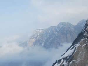冬登华山一日，雪舞奇峰，踏云寻仙