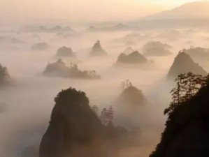 从山城雾霭到丹霞秘境，重庆出发，邂逅通道万佛山的时光褶皱
