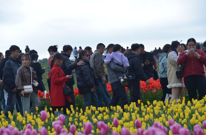 2018年广西春节旅游，八桂大地年味浓，民俗山水引客来