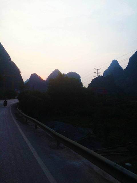 云端漫步，南岳衡山索道旅游，邂逅山水与人文的交响