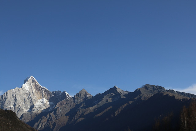 春节跟团游四姑娘山，在雪山之巅，赴一场暖冬年约