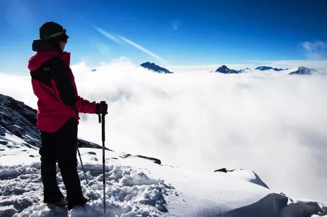 春节跟团游四姑娘山，在雪山之巅，赴一场暖冬年约