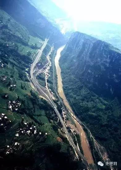 积石关，黄河峡谷中的千年雄关，丝路古道上的文旅新篇