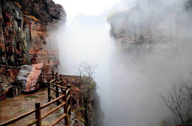 最新万仙山景区天气预报，晴雨温度早知道，出行必备指南！