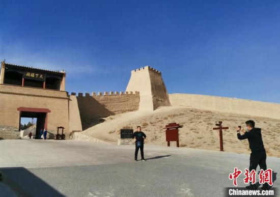 嘉峪关二日游，触摸长城雄关，品味丝路边塞