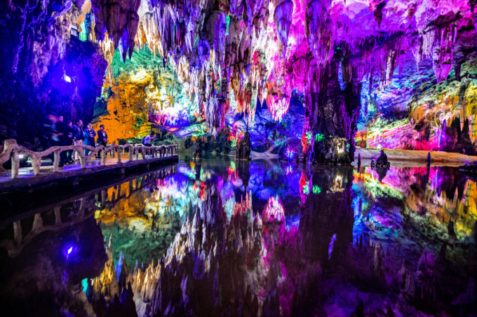 重庆金佛山2日游，云端仙境奇景全览，慢品喀斯特秘境