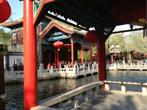 泉城浪漫行，济南情侣旅游攻略，爱在明湖畔，情趵突泉边