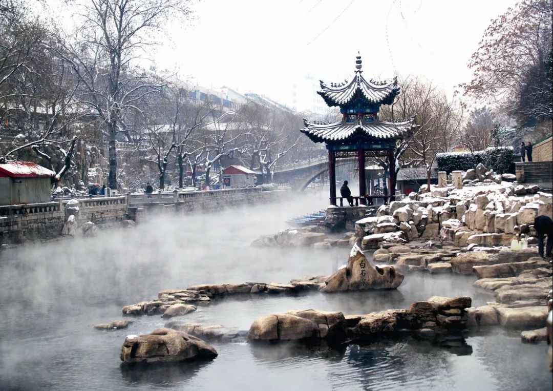 泉城浪漫行，济南情侣旅游攻略，爱在明湖畔，情趵突泉边