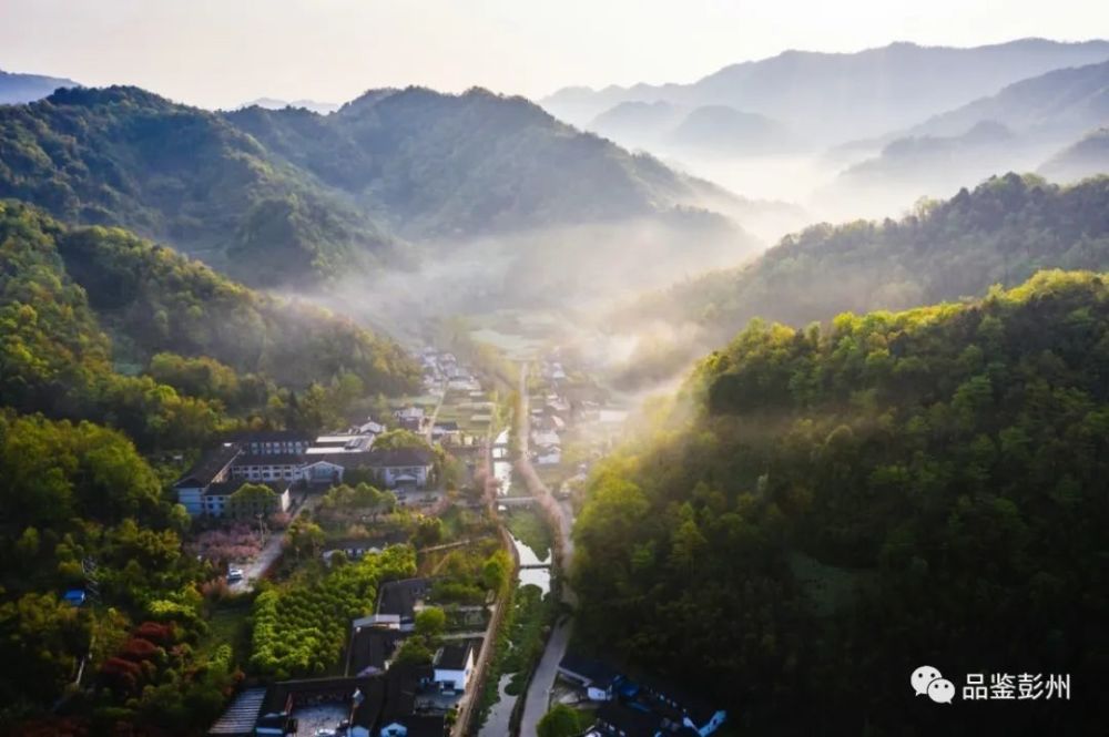 自驾彭州天台山，在山水云雾间，赴一场自由的山野之约