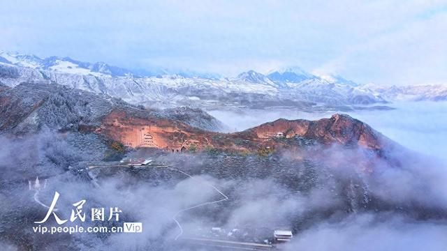 雪落陇原暖意生，甘肃周边冬季旅游全攻略