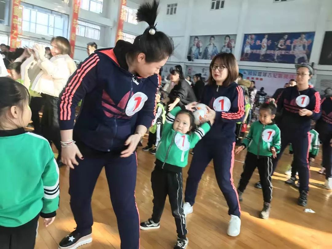 小脚丫，大世界，小朋友旅游里的成长与欢笑
