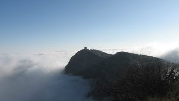 成都出发，峨眉禅意与乐山大佛的山水朝圣