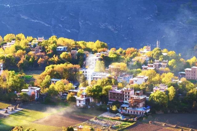 在布拉格，当石板路遇见彩虹，同志友好旅行指南