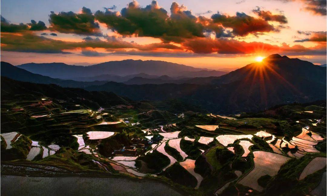 诗意岭南，稻浪翻飞，广东梯田旅游攻略与风光