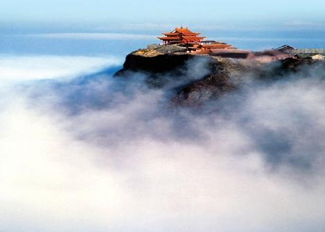 从星城烟火到仙山云海，长沙至峨眉山，一场跨越千里的治愈之旅