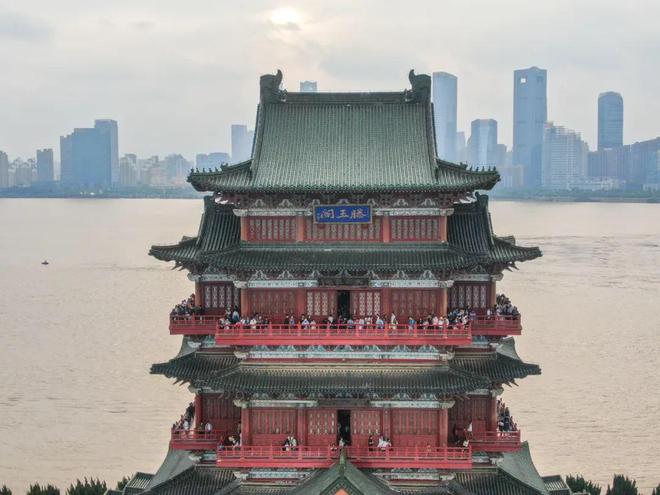 江南双城记，从杭州西湖到南昌滕王阁的诗意与豪情