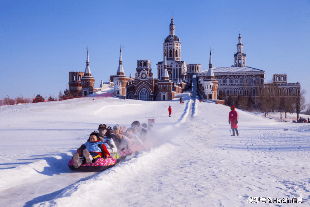 北国冰雪童话，黑龙江冰雕旅游的奇幻之旅