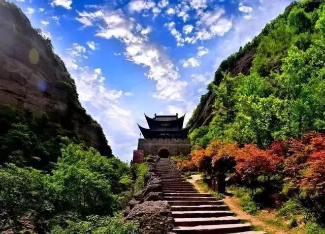 冬韵剑门关，雪锁雄关，时光凝翠