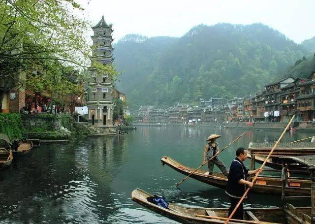 从儒家圣地到湘西秘境,曲阜到凤凰古城的文化与风情之旅 从儒家圣地到湘西秘境,曲阜到凤凰古城的文化与风情之旅