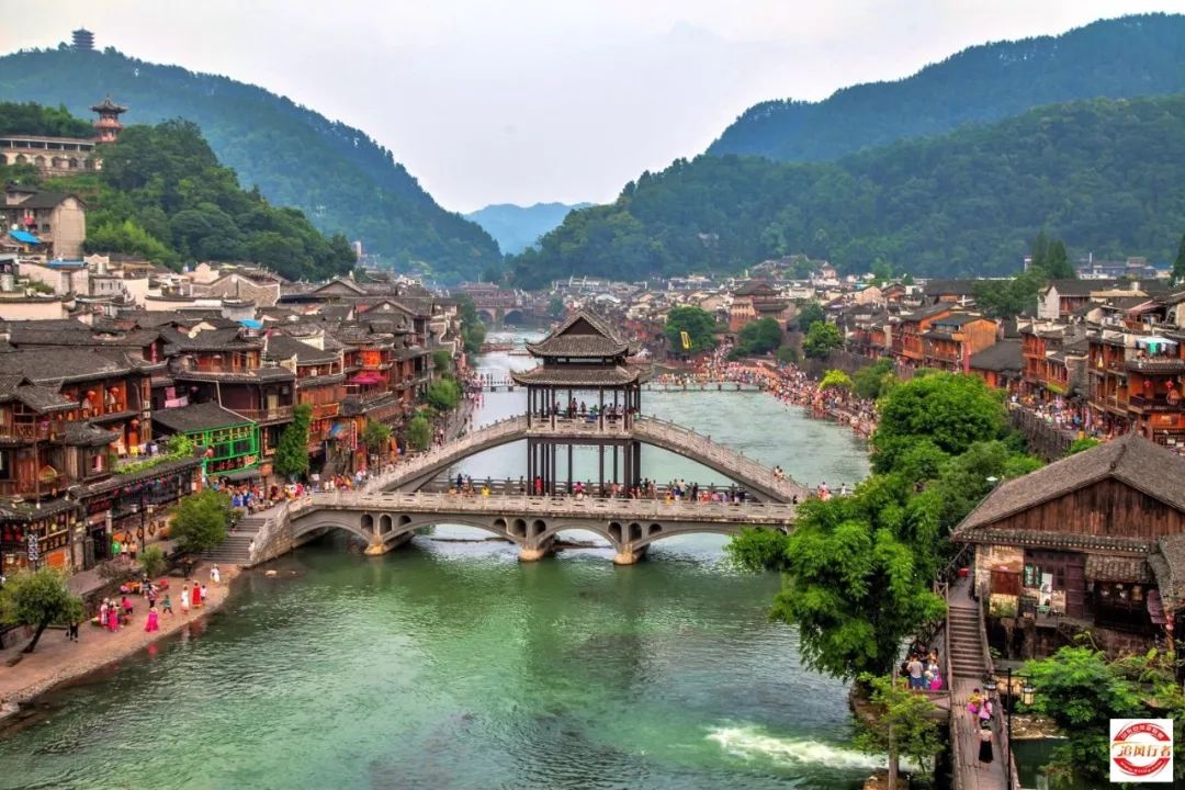 从儒家圣地到湘西秘境,曲阜到凤凰古城的文化与风情之旅 从儒家圣地到湘西秘境,曲阜到凤凰古城的文化与风情之旅