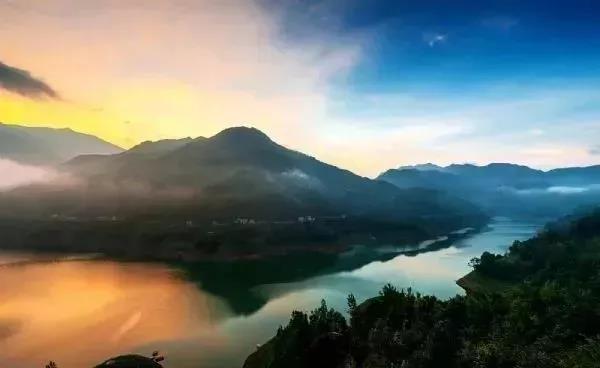 从东海之滨到山城重庆，宁波出发，开启一场8D魔幻山水之旅