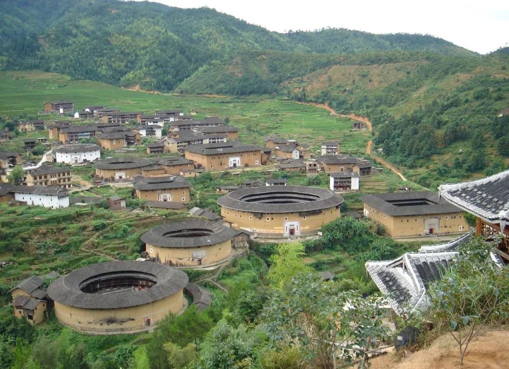 6月底福建旅游不踩雷！5个清凉目的地，海风、茶香、土楼任你选