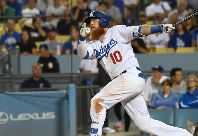 MLB最新比分及积分榜，道奇逆转巨人，洋基紧追金莺，季后赛席位争夺白热化