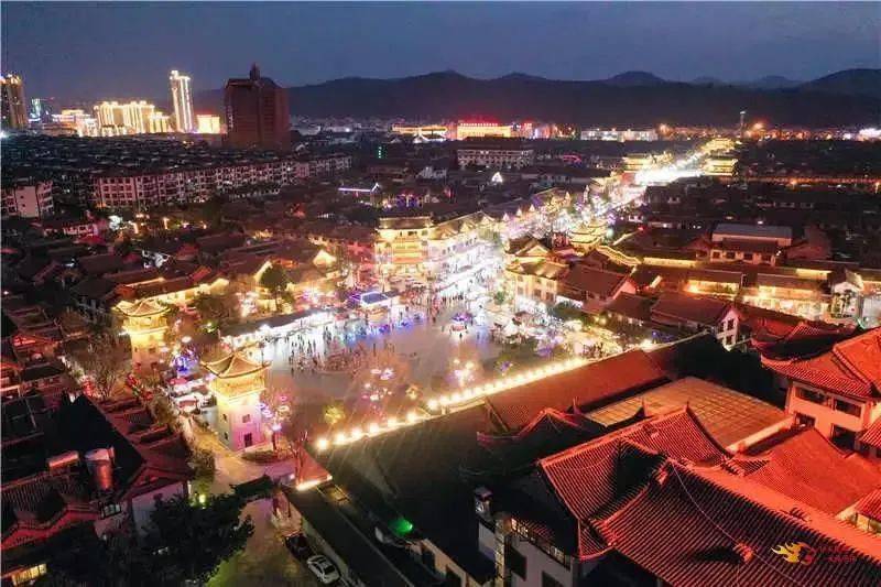 洪崖洞不止夜景，解锁周边宝藏玩法，邂逅山城烟火气