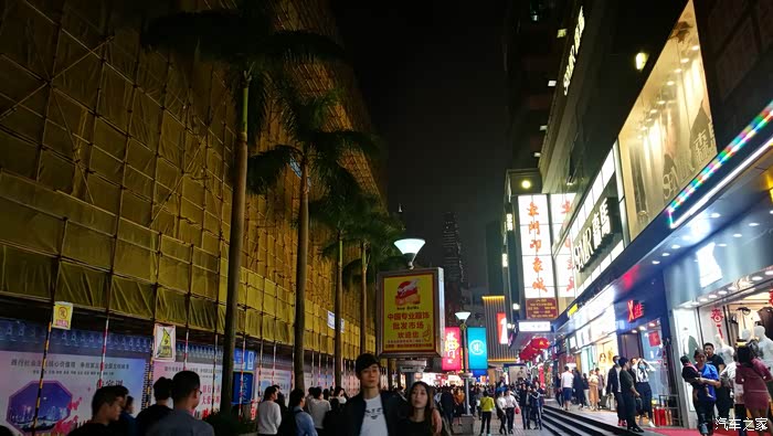 烟火人间里的深圳记忆，东门步行街，不止于逛