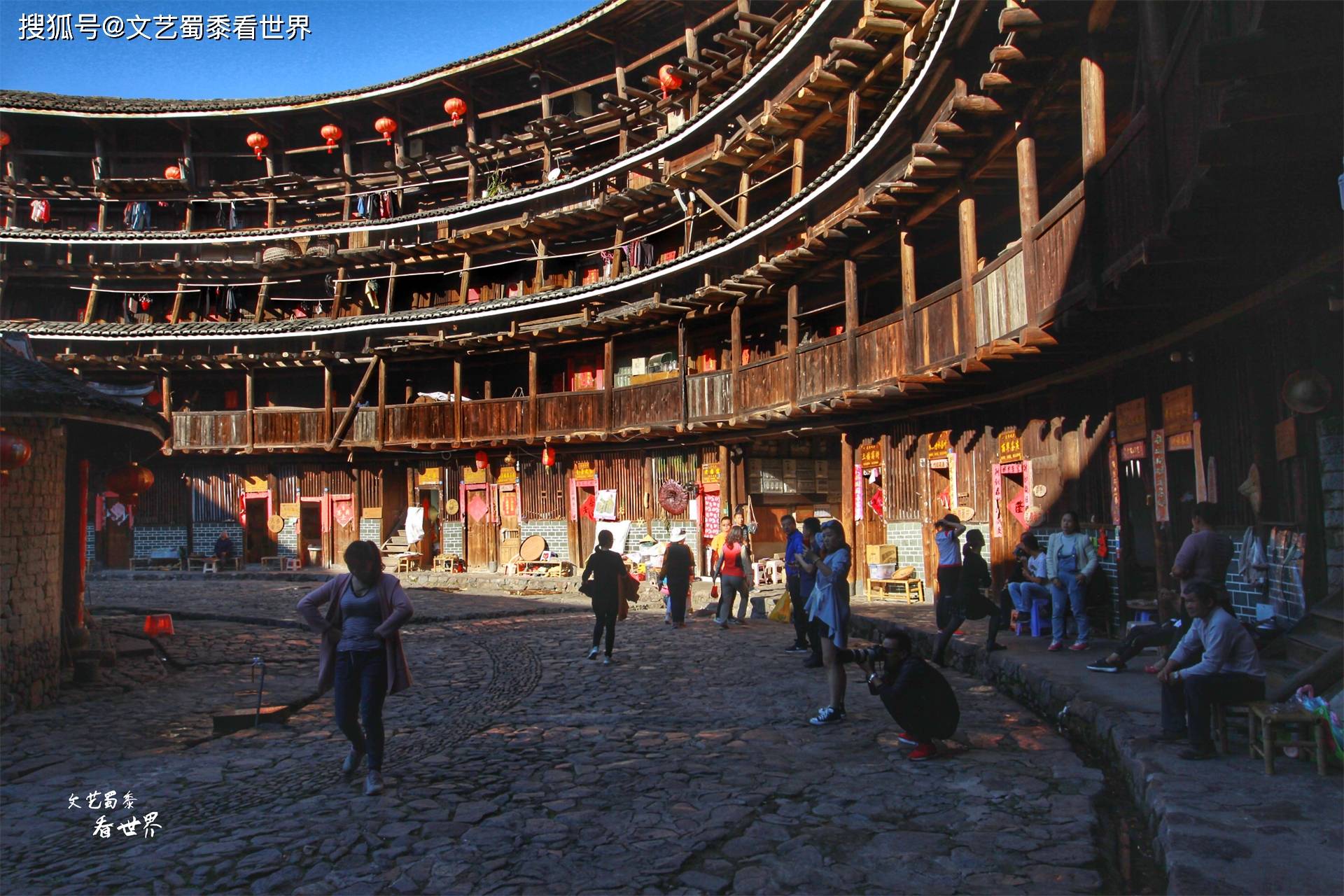 探秘福建土楼，四菜一汤里的千年时光与文旅盛宴