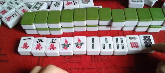 幺鸡麻将，一张小鸟里藏着的四川江湖