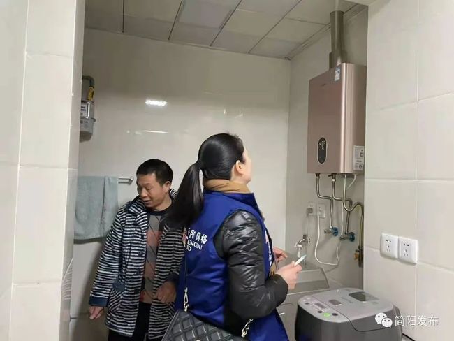 筑牢生命防线 守护万家安康——记疫情防控工作组的使命与担当