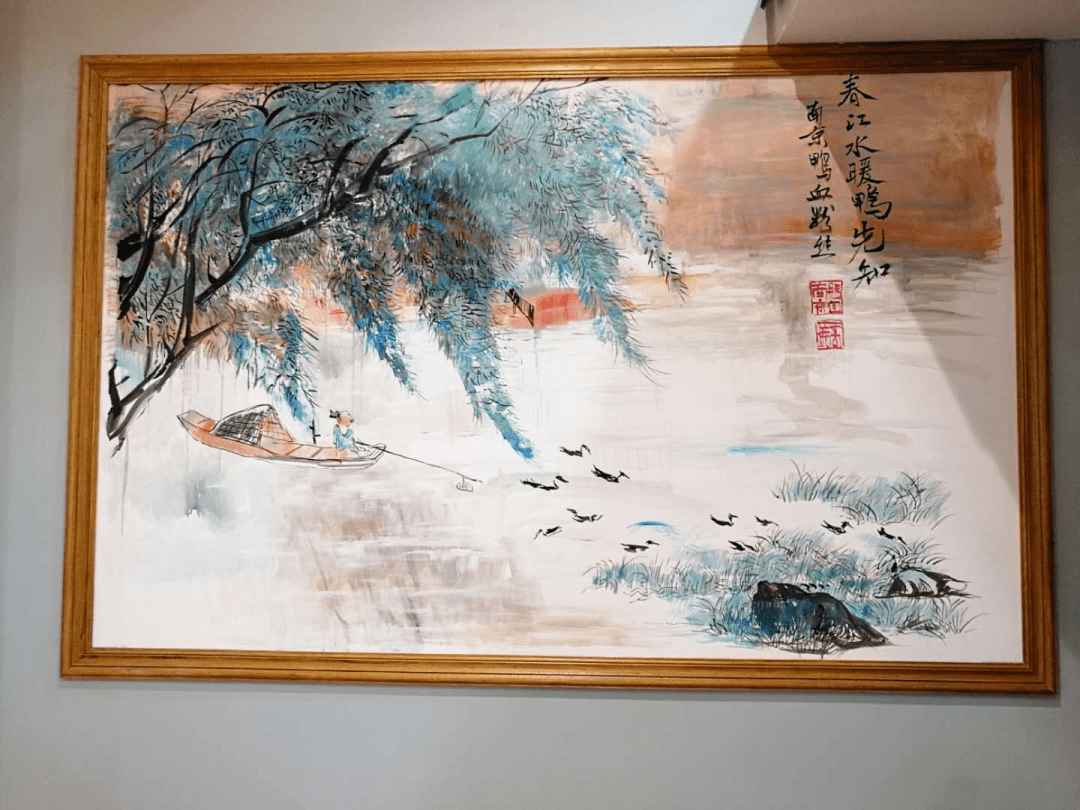 烟笼秦淮三月夜，春色如诗入画来