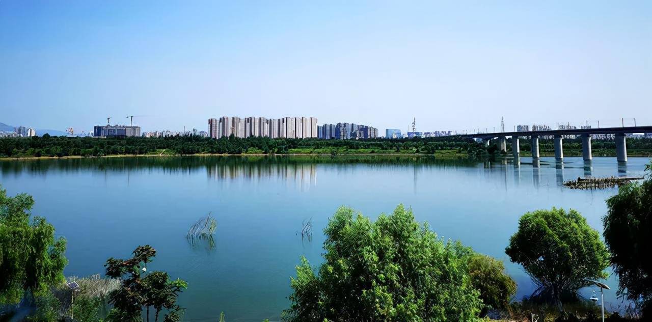 北京青龙湖，都市边缘的生态秘境与休闲胜地
