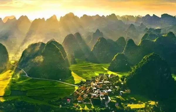 广州出发，奔赴万峰林，一场从都市繁华到喀斯特田园的诗意之旅