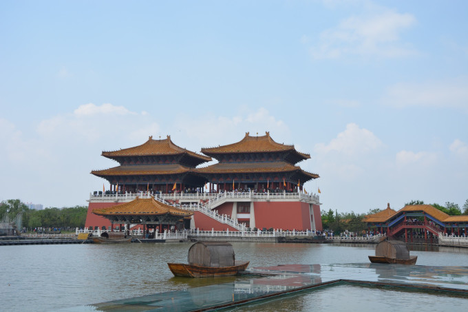 千年梦华处，古韵满汴梁——开封历史古迹与旅游魅力探析