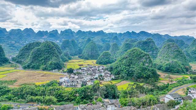 万峰林，喀斯特峰林间的诗意栖居与旅行诗篇