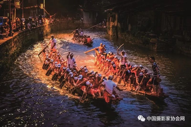 山海交响处，渔歌唱晚时——福建渔村旅游的诗意与活力