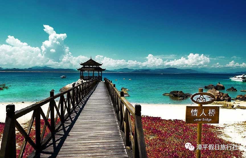 从椰风海口到浪漫三亚，一场穿越海南海岸线的风情之旅