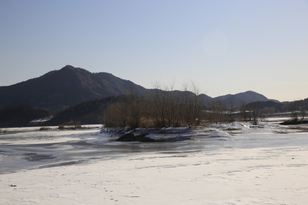 1月游十三陵水库，冰雪锁碧波，历史与自然的冬日对话